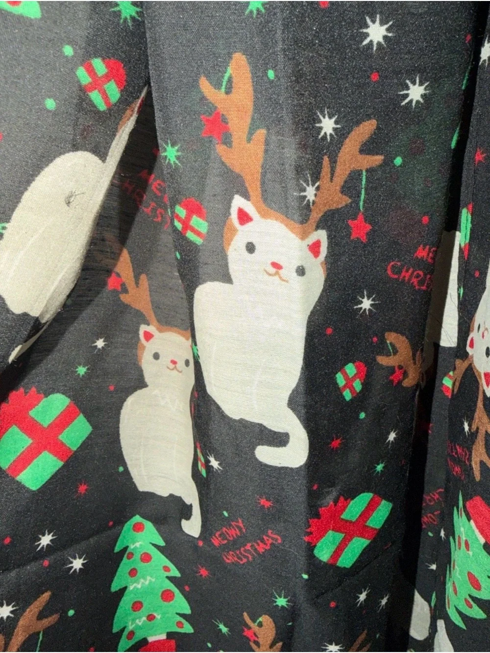 Cejon Black Holiday Cat & Gift Print Scarf